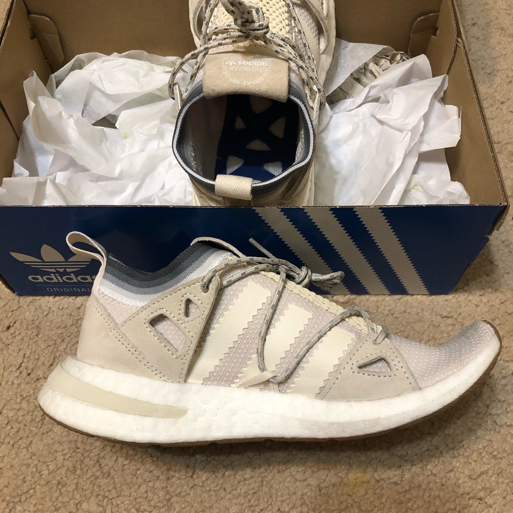 Adidas Arkyns women’s-CHALK WHITE/CLOUD WHITE/GUM